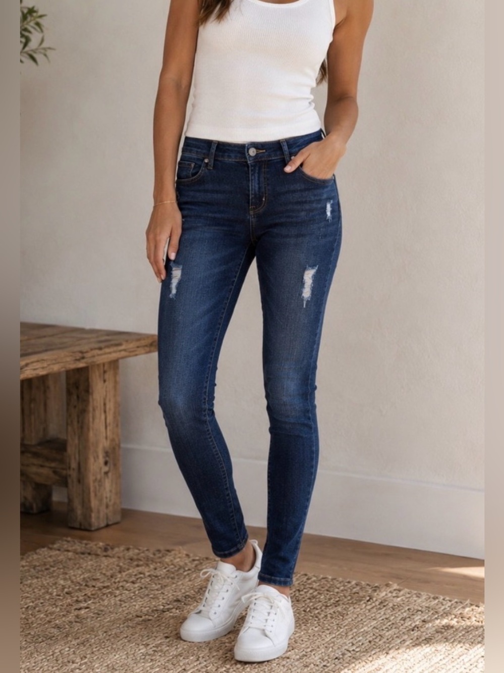 James Jeans Twiggy Skinny Dark Wash Distressed Stretch Low Rise Size 32 NWOT